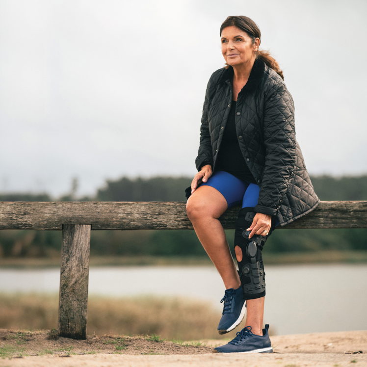 DonJoy® OA Adjuster™ 3 Knee Stabilizing Orthosis