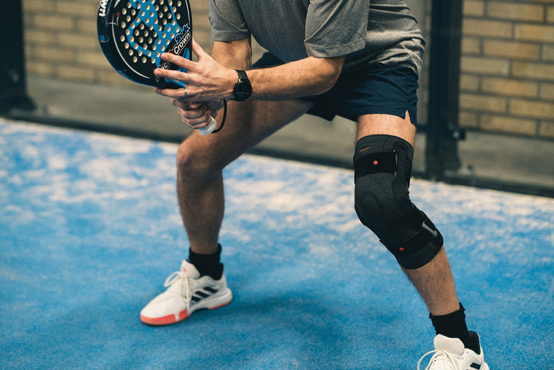 Joelheira Elástica com Articulações Policêntricas e Almofada Rotuliana - Donjoy GenuLax