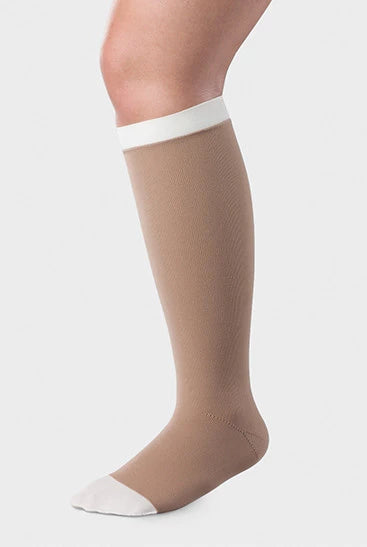 Compression device for the treatment of ulcers - circaid® juxtacures ...