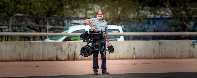 Cadeira de Rodas Elétrica - Fibra de Carbono - iCarbon