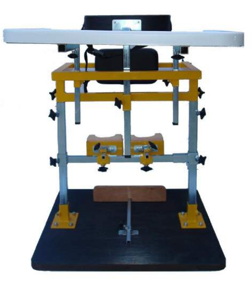 Bipedestador pediátrico con cerradura y bandeja