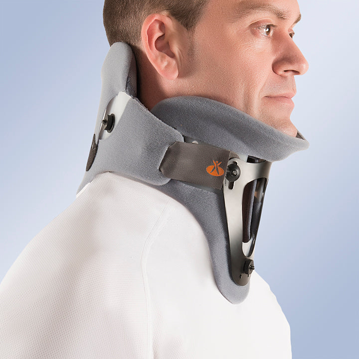 Bivalve collar with occipitomental support - ORLIMAN