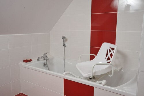 Cadeira de Banheira Giratória - Ortopedia Almeidas